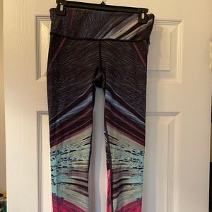 Lululemon size 6 leggings.